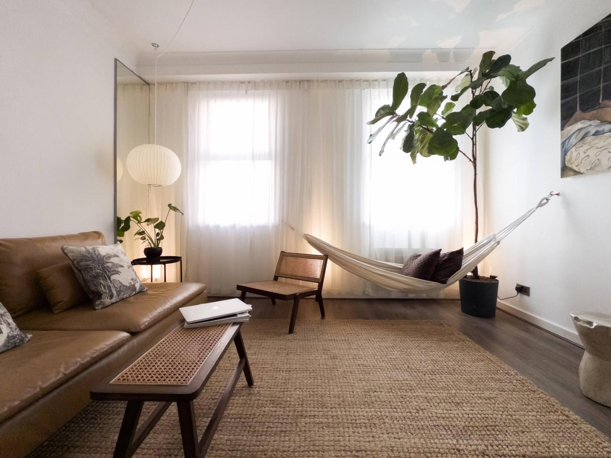 Tranquil Oasis W 100Inch Cinema & Hammock, By The Design Traveller Appartement Londen Buitenkant foto